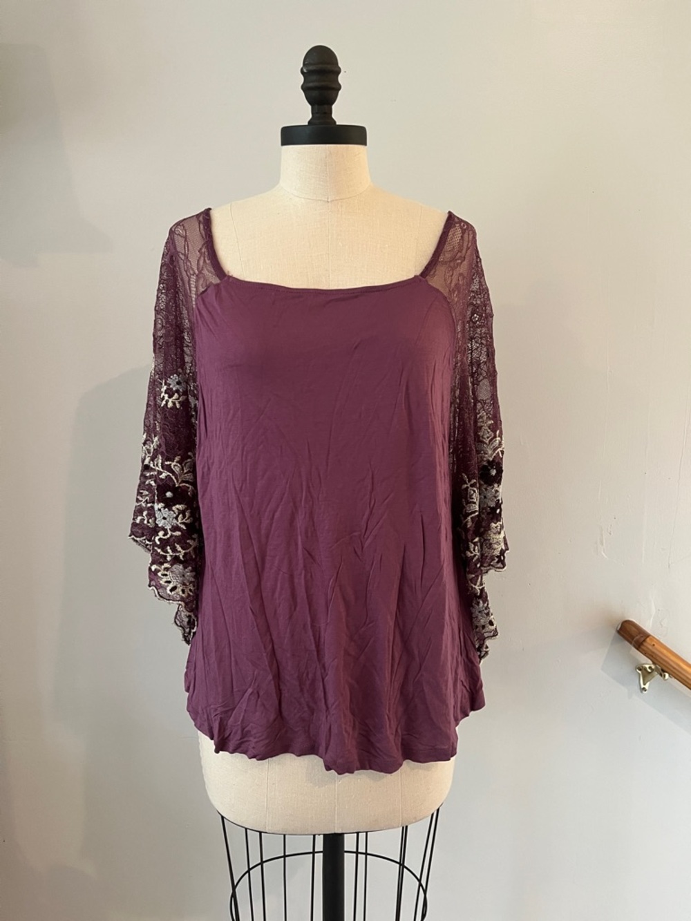 Anthropologie Akemi and Kin purple lace top M